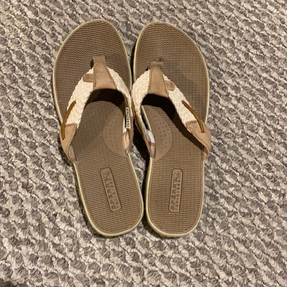 Sperry summer flip flops